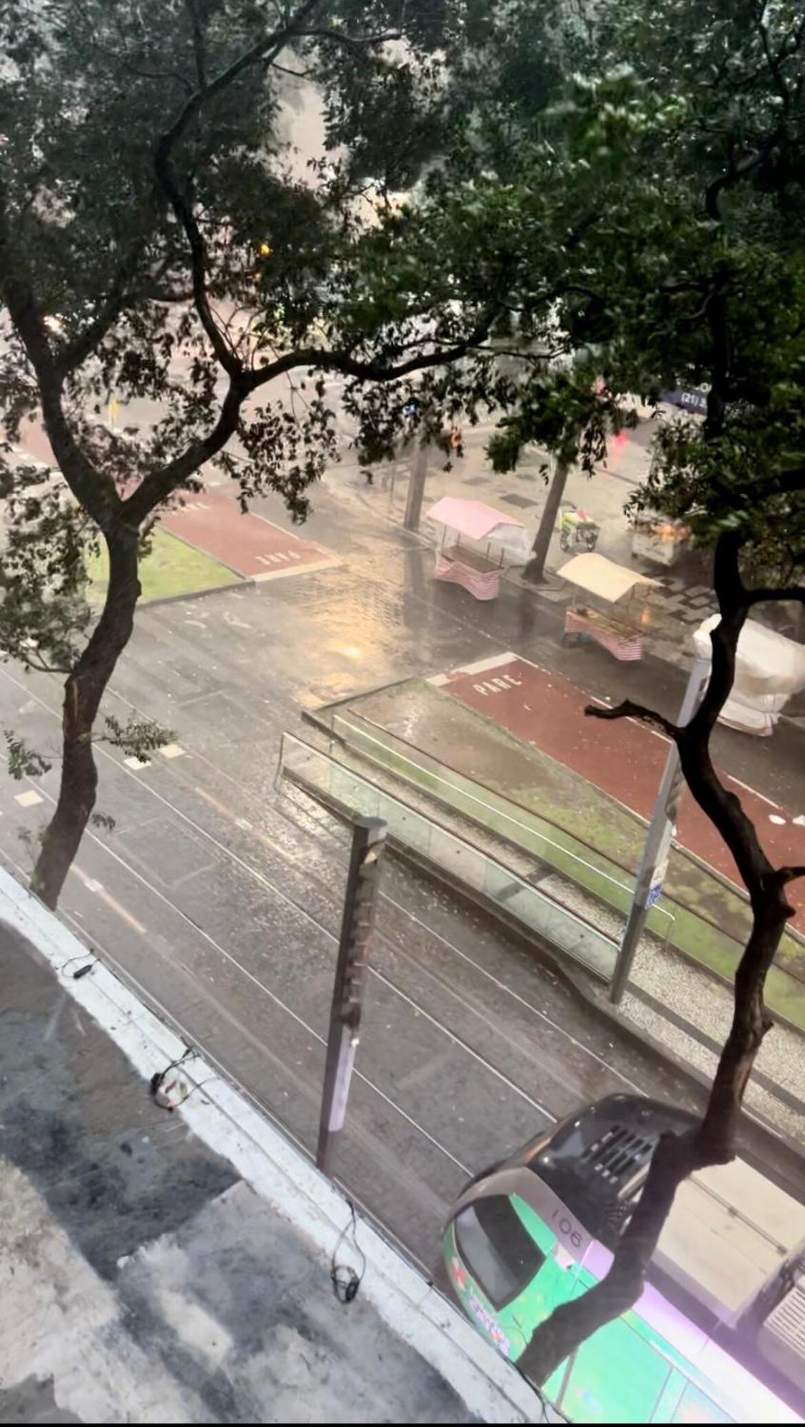 Metro E Vlt Consulado Carioca Cinelandia Lapa Apartamento